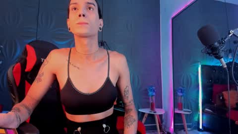 Joa Isaza     online show from January 14, 6:45 am