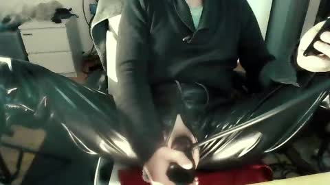 Snapshot of joanesxfree chatting on January 8, 4:11 pm The sweetest toy online show from January 8, 4:11 pm