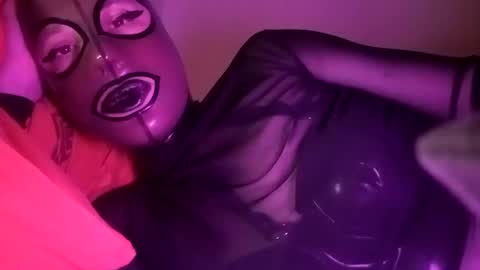 Snapshot of joanesxfree chatting on January 9, 11:02 pm The sweetest toy online show from January 9, 11:02 pm