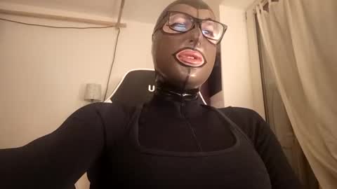 Snapshot of joanesxfree chatting on February 14, 11:21 pm The sweetest toy online show from February 14, 11:21 pm