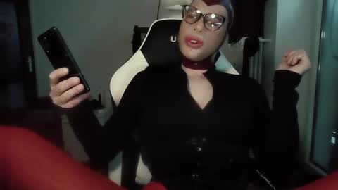 Snapshot of joanesxfree chatting on March 5, 5:02 pm The sweetest toy online show from March 5, 5:02 pm