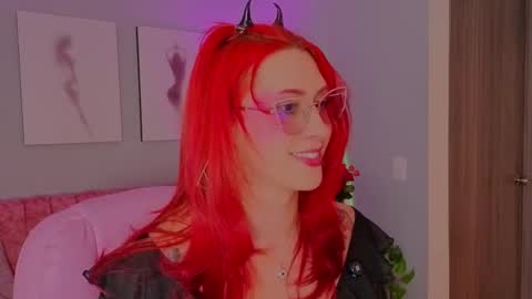 Juliana online show from March 26, 5:05 pm