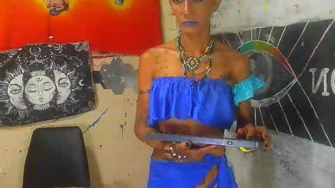 Julieth Wolf online show from November 15, 7:28 am