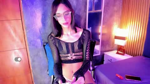   J U L L I E T A F O X   online show from April 21, 3:46 am