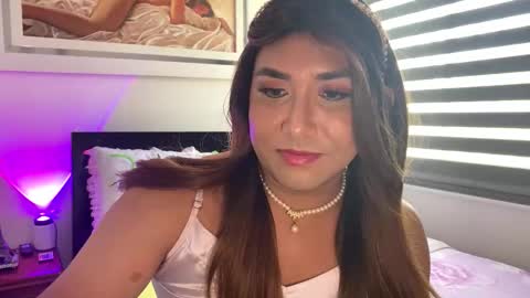 KIM  online show from October 2, 2:39 pm