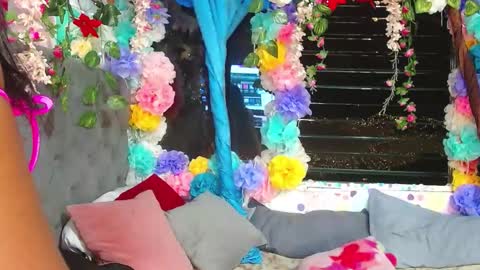 KARLY.  online show from October 19, 5:33 am