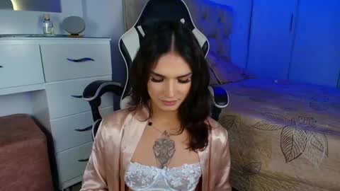 kate_bmoss_ online show from October 28, 4:43 am