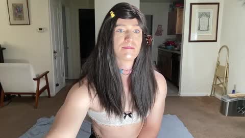 katiebabykitty online show from April 14, 2:55 pm