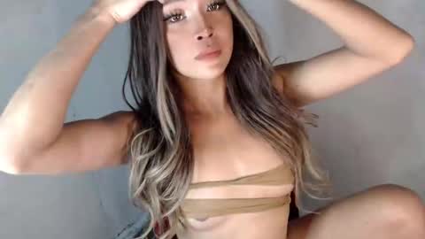 its me KELLY online show from March 8, 4:34 am