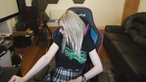 kelseycobalt online show from January 18, 11:11 pm