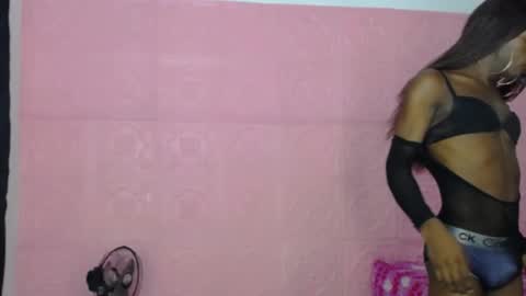 kenia_nihiara online show from June 23, 8:11 am