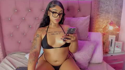 Khelany Isyy  online show from October 24, 3:17 pm