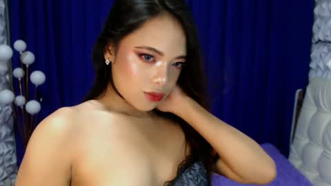 khianafoster online show from January 10, 6:25 pm