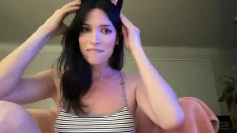 Kiki Hart online show from February 8, 3:23 am