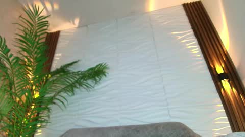 kimberly gonzalez online show from December 20, 9:10 pm