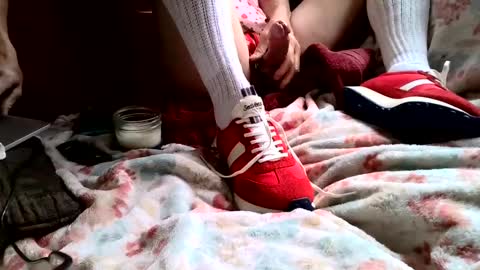 Snapshot of kinkysneakergirl chatting on September 9, 5:23 pm KinkySneakerGirl online show from September 9, 5:23 pm