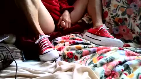 Snapshot of kinkysneakergirl chatting on October 1, 2:50 pm KinkySneakerGirl online show from October 1, 2:50 pm