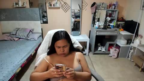 kissmeloves online show from March 9, 4:11 pm