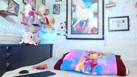 krisstal703358 online show from January 11, 5:25 am