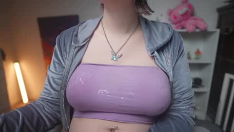 Snapshot of krystalsyxx chatting on February 3, 7:31 pm Krystal Syx online show from February 3, 7:31 pm