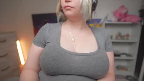 Krystal Syx online show from November 15, 2:42 am