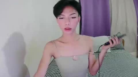 Laura online show from March 1, 4:24 pm