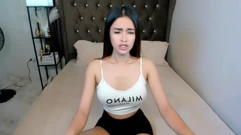 lady_moriseth online show from March 26, 7:12 am