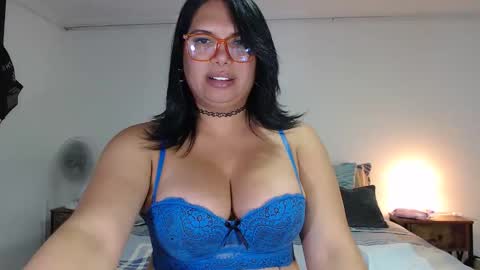 FLOR SALVAJE online show from November 9, 1:17 am