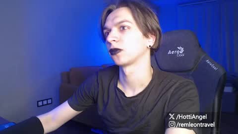 Leon online show from March 31, 6:32 pm