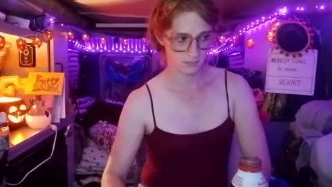 LesleyGumGrass- The Boring Trans girl online show from September 13, 2:17 am