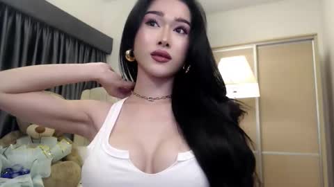 QUEEN LILITH BORBON online show from September 25, 1:29 pm