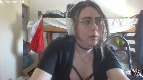 lilsuccubusvicky online show from December 19, 2:57 pm