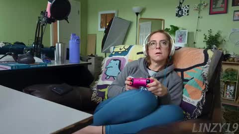 Linzy19 online show from February 21, 6:04 pm