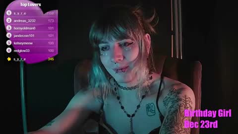 Gwen online show from December 21, 5:03 am