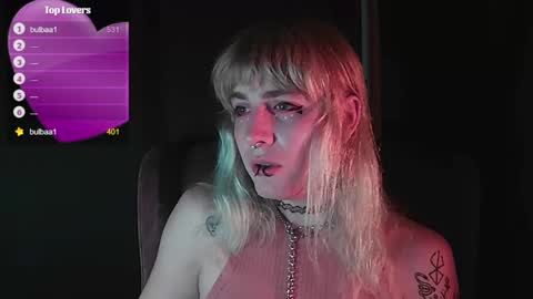 Gwen online show from January 3, 6:11 am