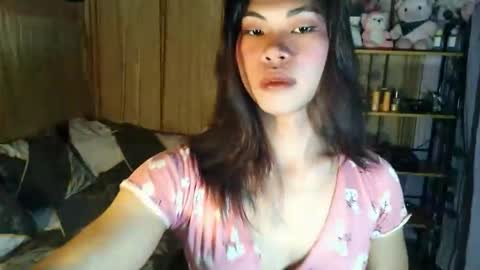 lovely_krizzy online show from March 26, 5:33 am
