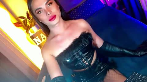 lovelymiss_shyna11 online show from March 29, 10:49 am