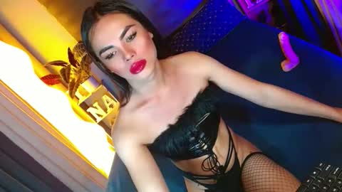 lovelymiss_shyna11 online show from March 30, 11:00 am