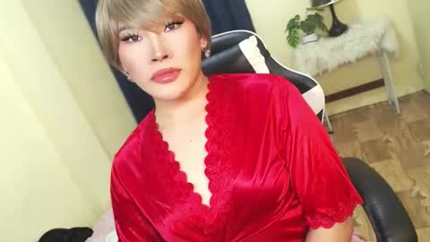 STWEET LINA online show from November 6, 8:31 pm