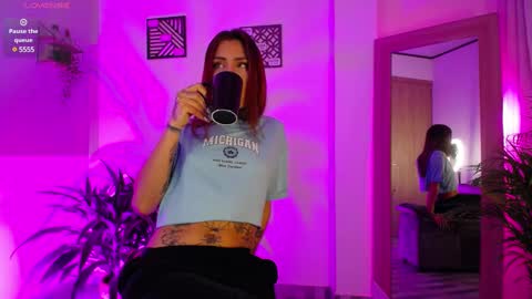 Snapshot of luciiana_lol chatting on December 19, 11:57 pm luciiana online show from December 19, 11:57 pm