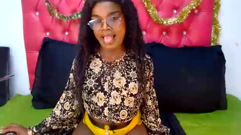 Lucile Carrie online show from July 27, 6:48 pm