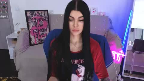 Monika online show from November 6, 1:33 pm