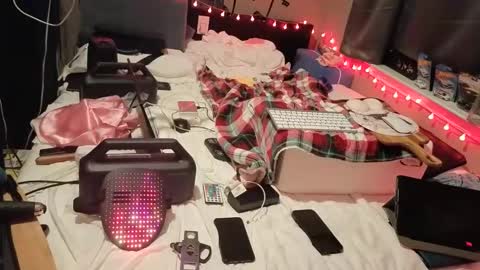 mac1119 online show from April 3, 5:39 am