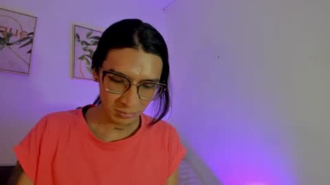 Maddie Ray online show from May 24, 9:01 pm
