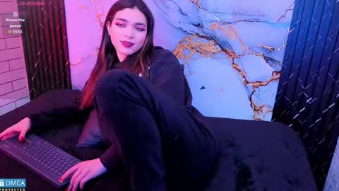 maevekuro online show from February 18, 3:14 am