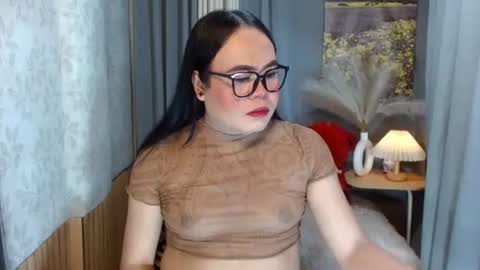 LEAH online show from March 25, 5:50 pm