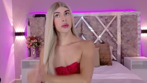 Maxi Rogers online show from March 10, 11:14 am