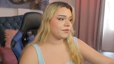 Maxine Minx online show from March 6, 1:31 pm