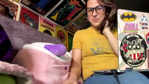 Snapshot of mayra_mayhem chatting on December 15, 7:10 pm diana doll online show from December 15, 7:10 pm