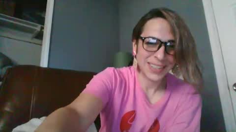 Snapshot of mayra_mayhem chatting on February 25, 3:05 pm diana doll online show from February 25, 3:05 pm